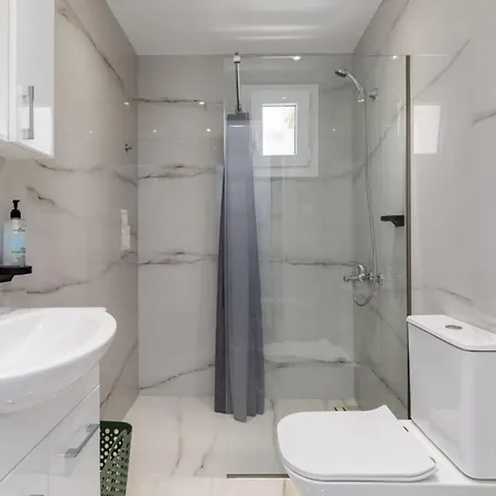 Glow Apartments, In 3* Peraía