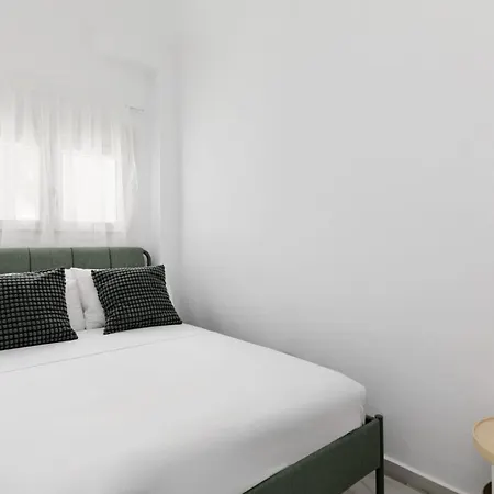 Glow Apartments, In 3* Peraía