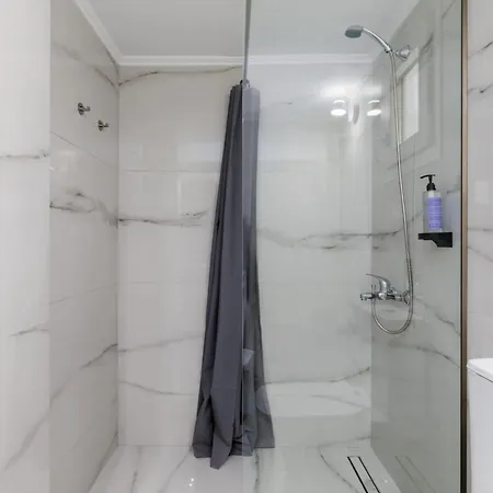 Glow Apartments, In 3*