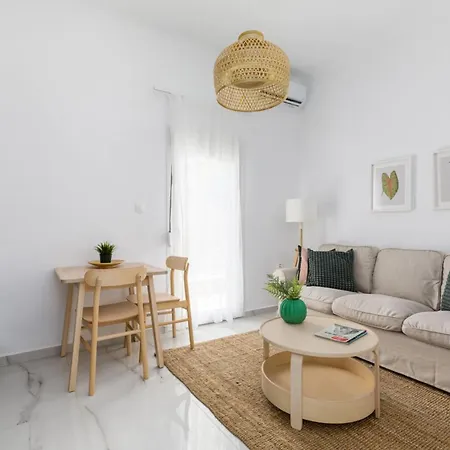 Glow Apartments, In Peraía