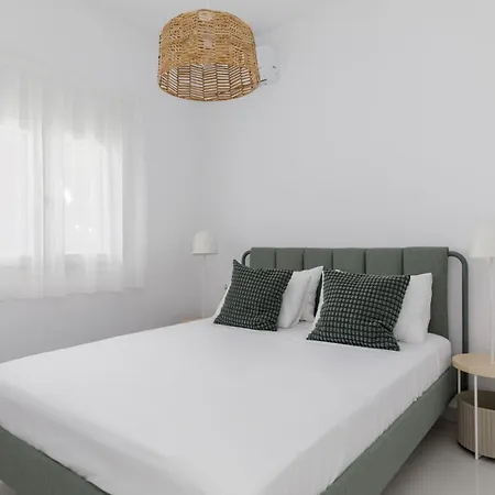 Glow Apartments, In