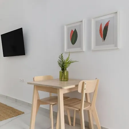 게스트하우스 Glow Apartments, In 3*