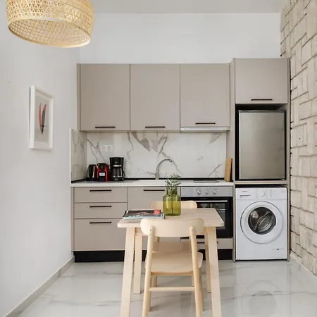Glow Apartments, In 3* Peraía